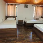 Πανσιόν Guest Parents House Μπεράτ