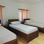 Guest Parents House Μπεράτ