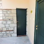 Guest Parents House Πανσιόν Μπεράτ