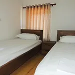 Guest Parents House Μπεράτ