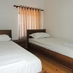 Πανσιόν Guest Parents House Μπεράτ