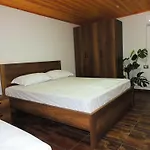Guest Parents House Μπεράτ
