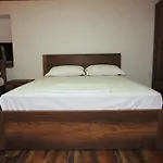 Guest Parents House 3* Μπεράτ