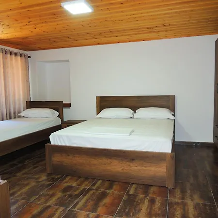 Guest Parents House 3* بيرات