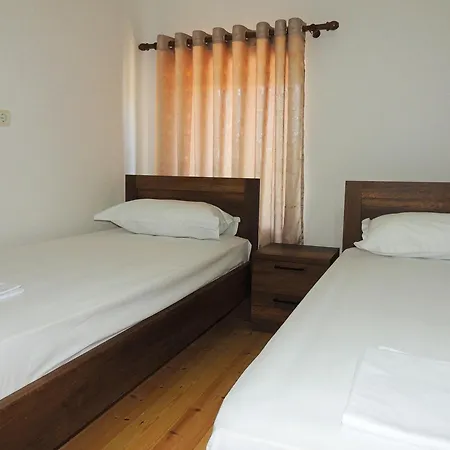 Guest Parents House بيرات