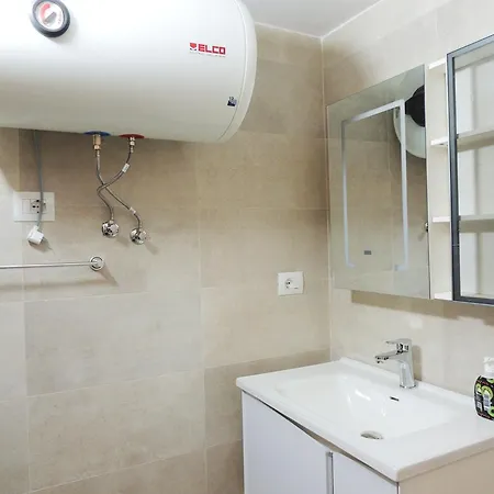 Guest Parents House 3* بيرات
