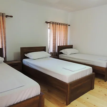 Guest Parents House بيرات
