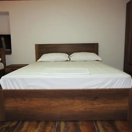 Guest Parents House 3* بيرات